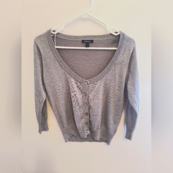 UK to LA silver top. Size Large. Color silver. Good condition - Picture 1 of 5